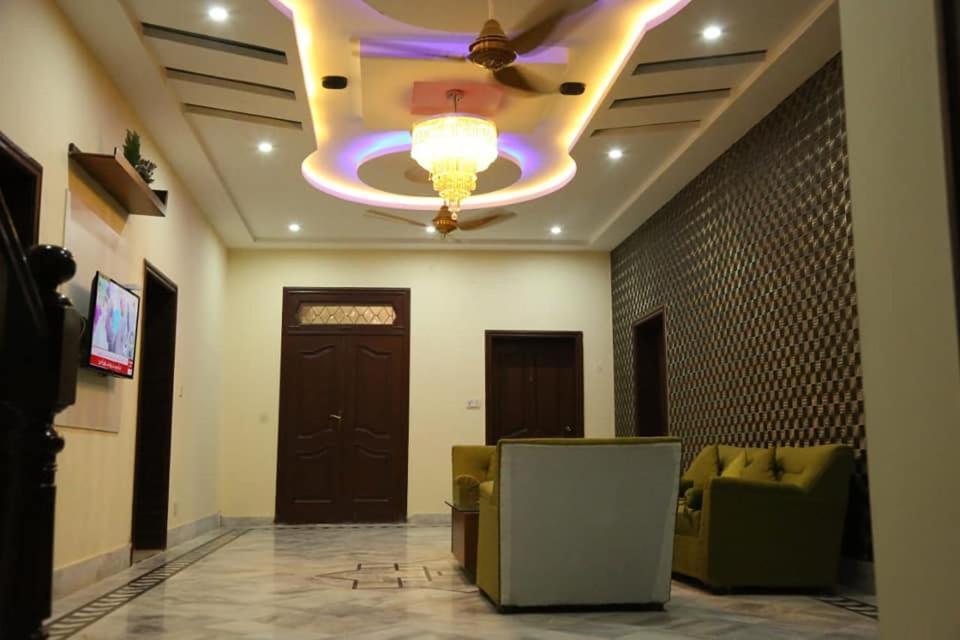 Hotel Pak Continental Multan Exterior foto