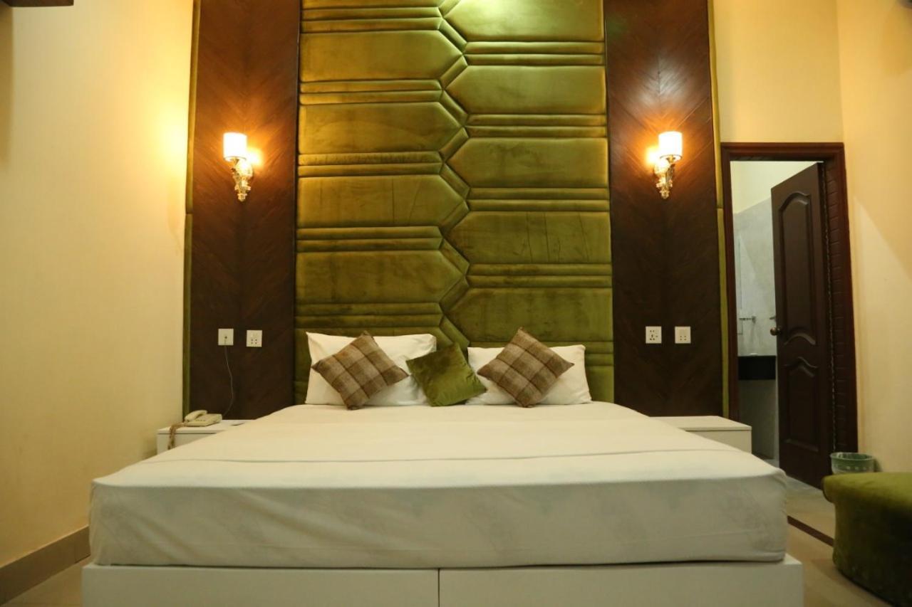 Hotel Pak Continental Multan Exterior foto