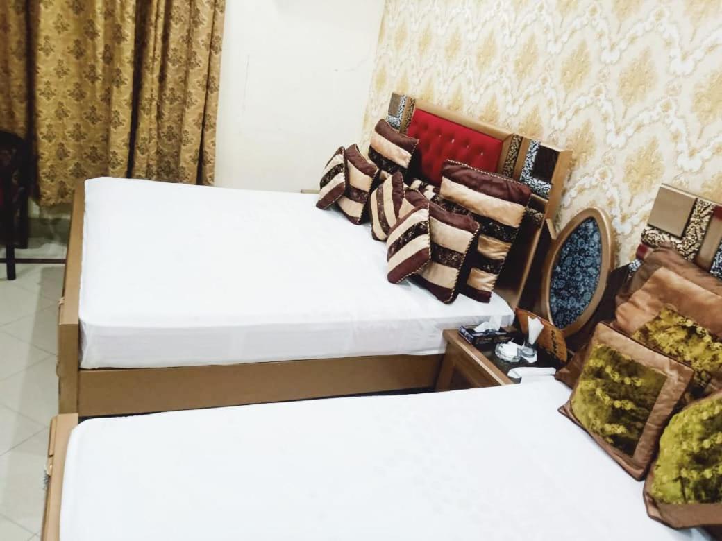 Hotel Pak Continental Multan Exterior foto