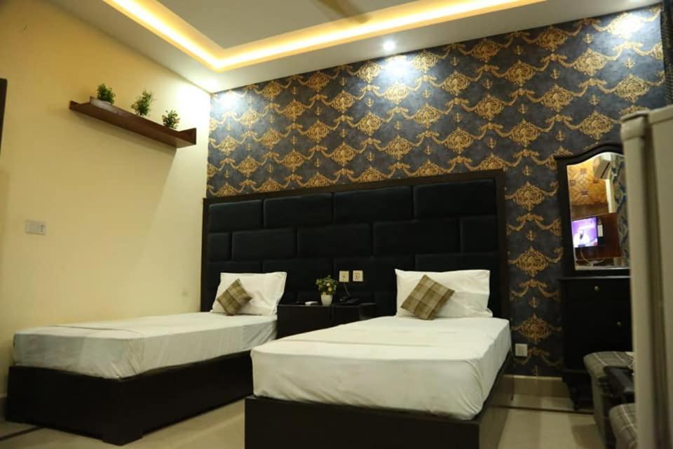 Hotel Pak Continental Multan Exterior foto